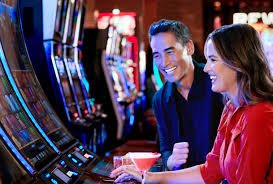 vq8 Hamare Live Casino mein muhakam games ki vasat aur asli dealer ke saath mazedaar manzar